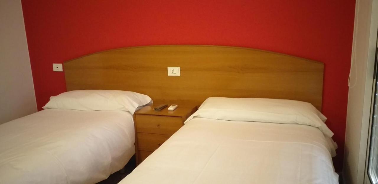 Hostal Meson De Paco Cariñena Kültér fotó