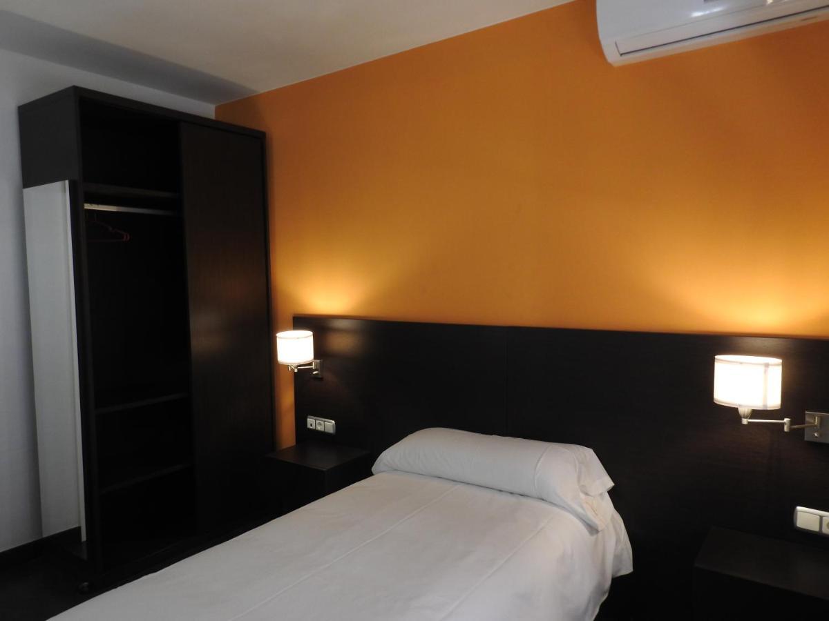 Hostal Meson De Paco Cariñena Kültér fotó