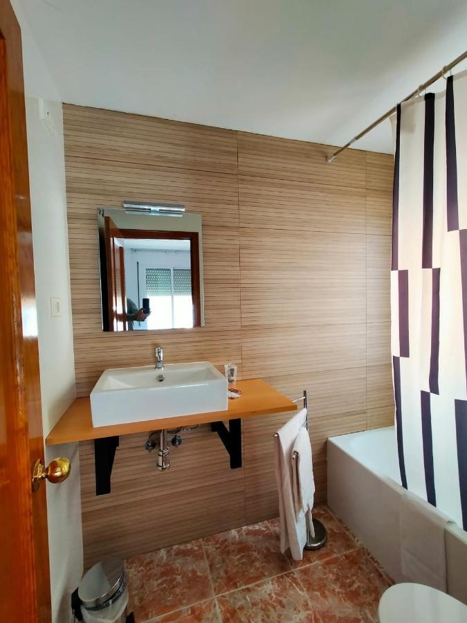 Hostal Meson De Paco Cariñena Kültér fotó